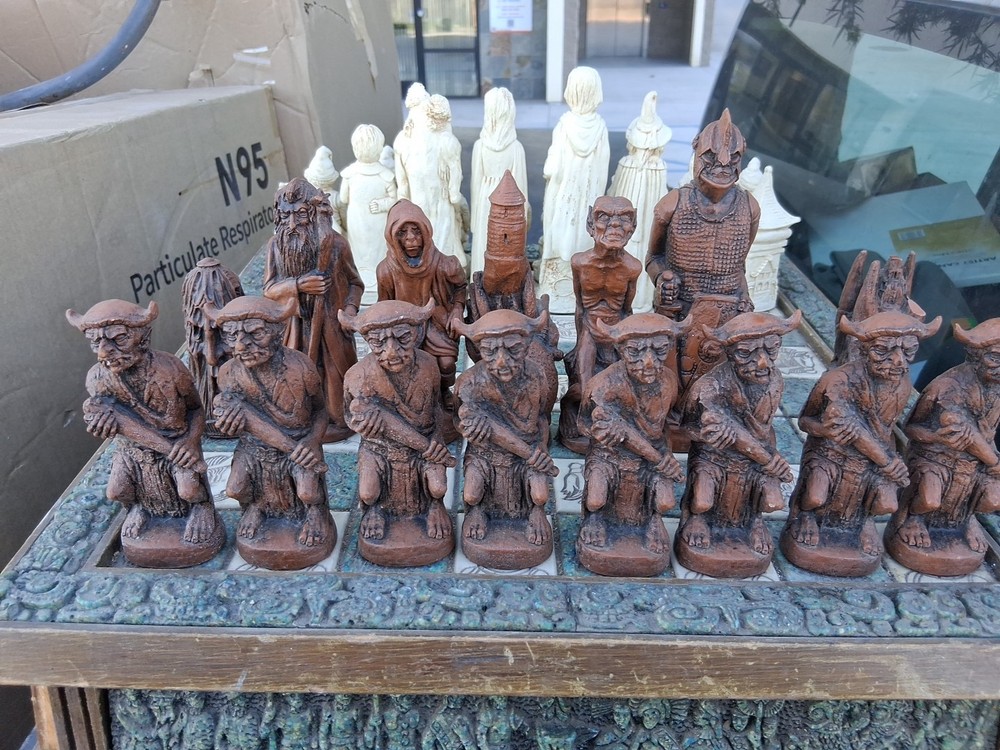 Vtg Tolkien Enterprises 1988 Chess