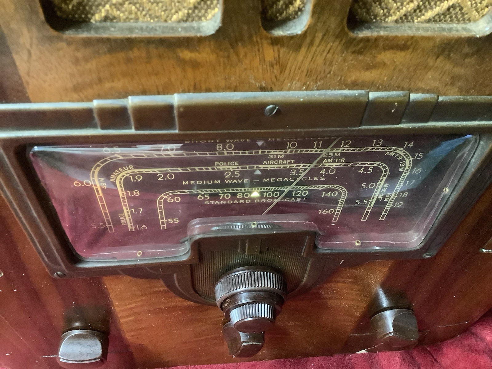 1936 RCA Model 6T2 Tube Type Tombstone Wood Radio Works Good Condition BC SW