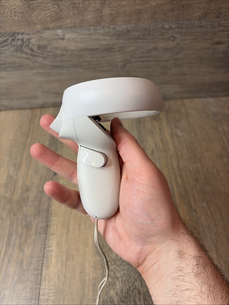 Genuine OEM Original Meta Oculus Quest 2 VR RIGHT Touch Controller Only - Tested