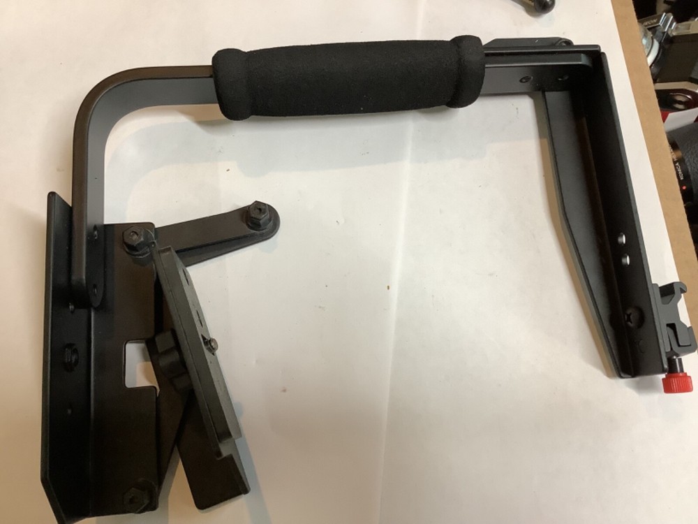 Horizontal and Vertical SLR Flash Bracket