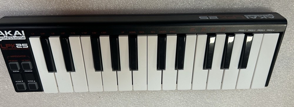 Akai LPK25 USB Mini Performance MIDI Keyboard