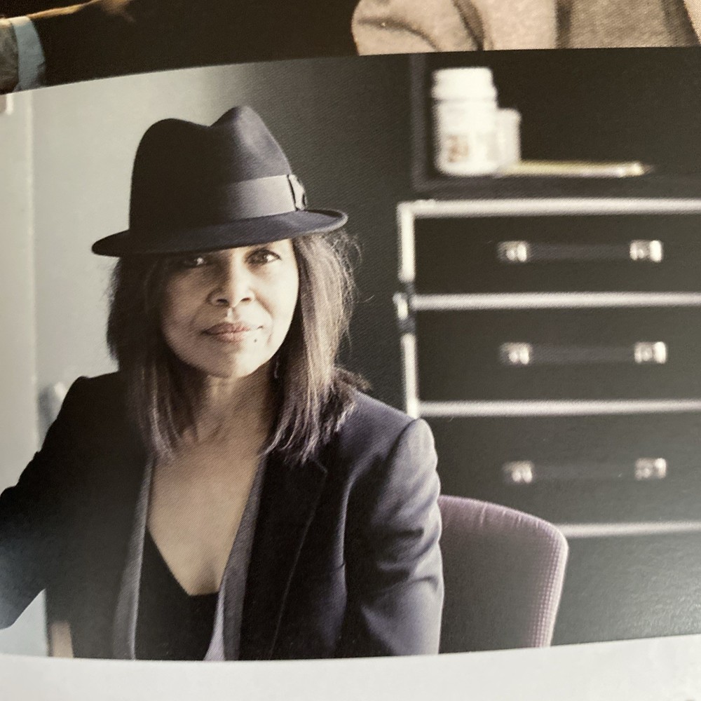 Leonard Cohen Official 2009 Tour Program And Postcard Set