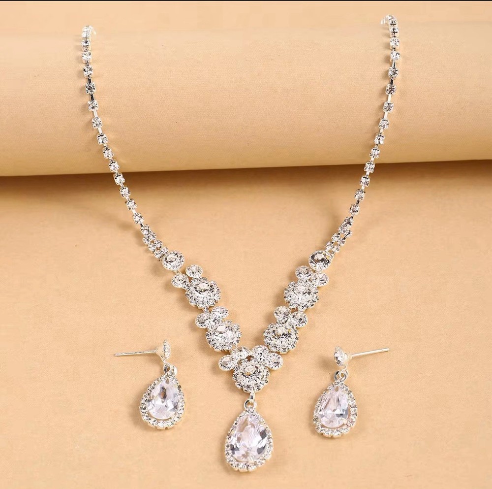 Elegant Necklace Set