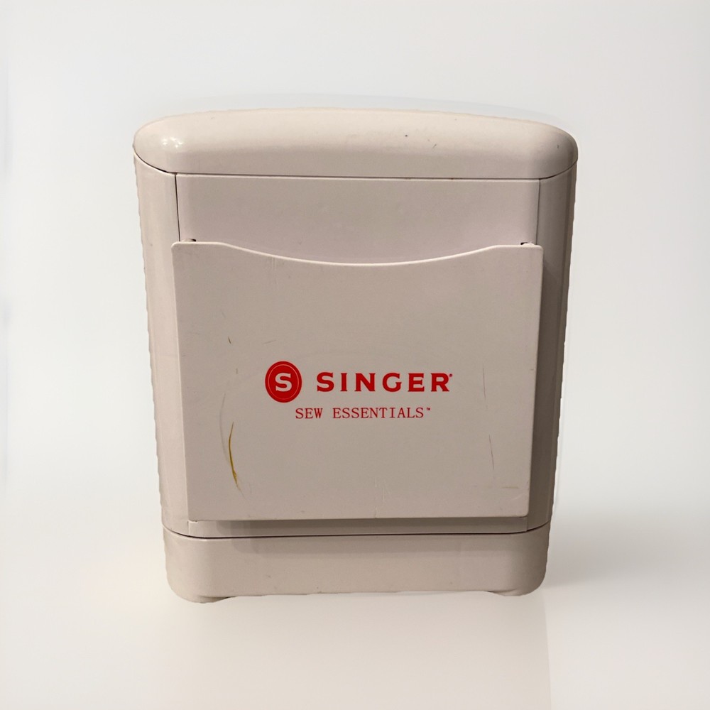 Singer Sew Essentials sewing kit Portable storage case