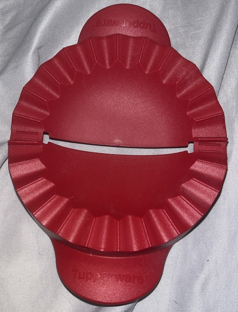 Tupperware Easy Empanada Press Maker  New