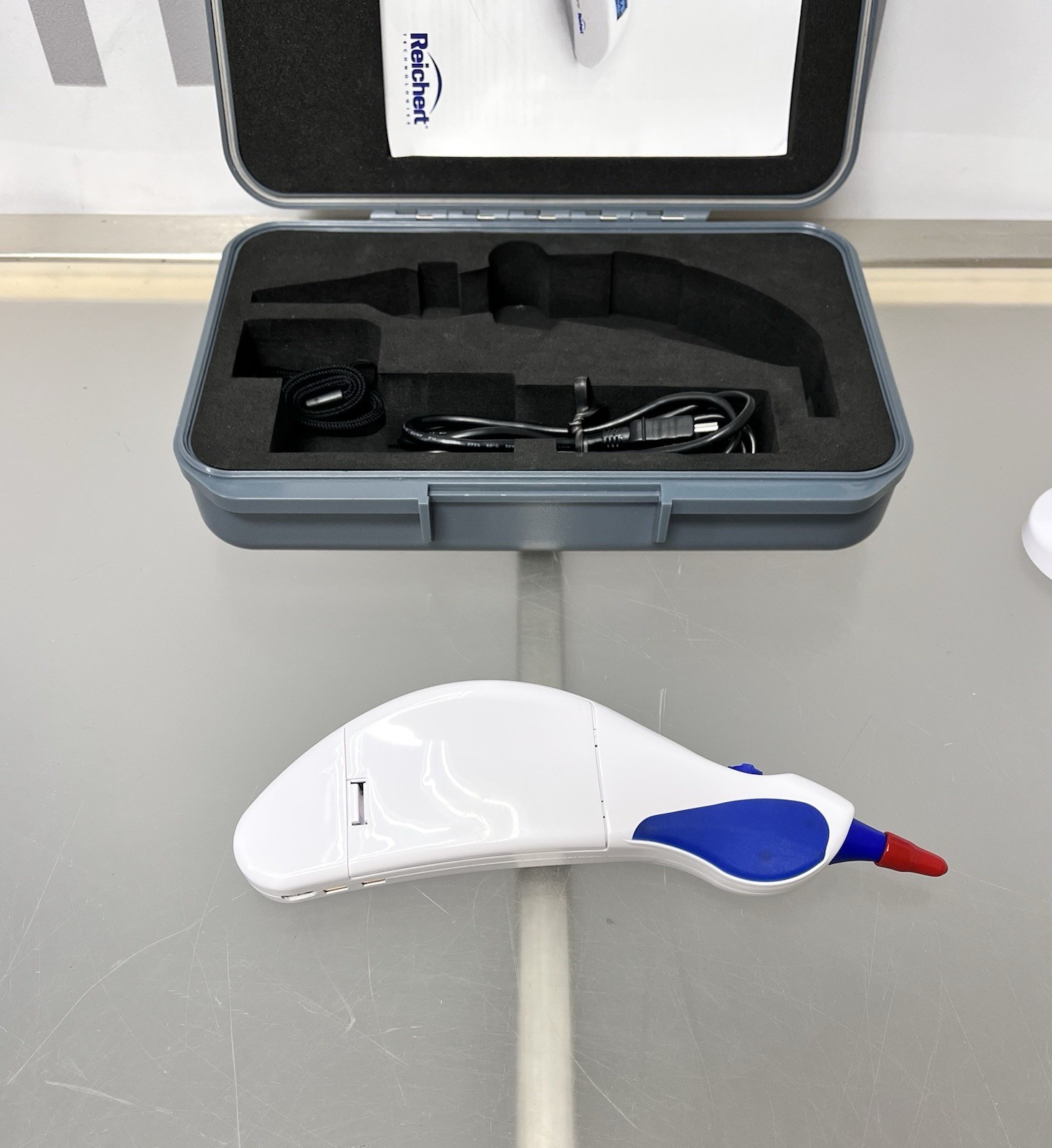 Reichert iPac Pachymeter w/ Charging Cradle, Case