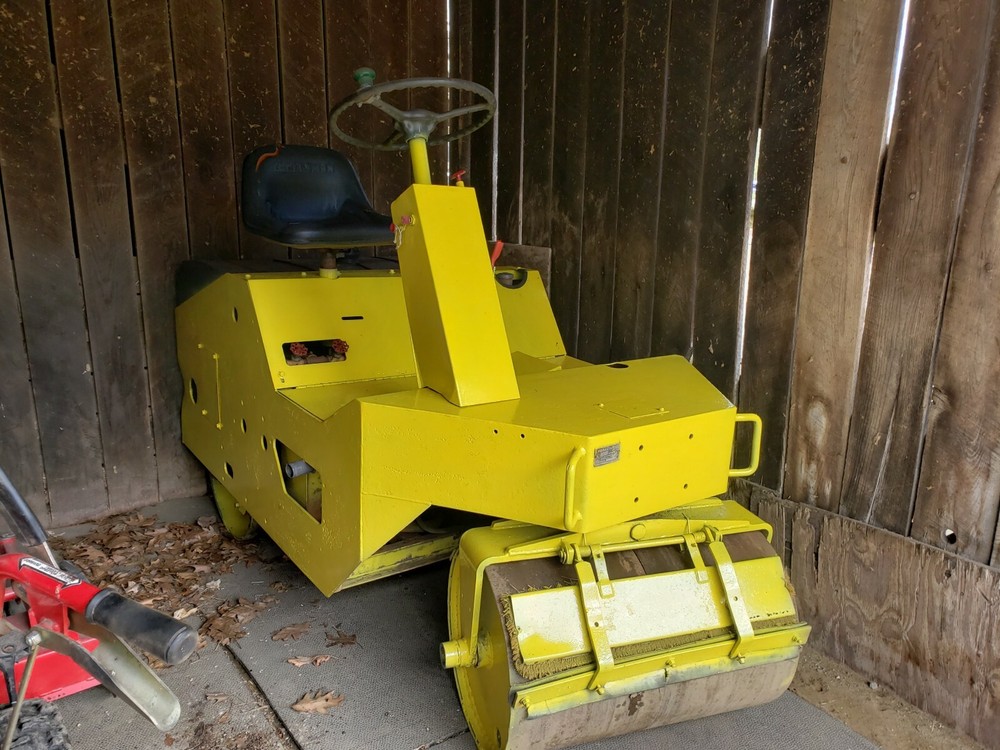 Vibrating Roller Compactor