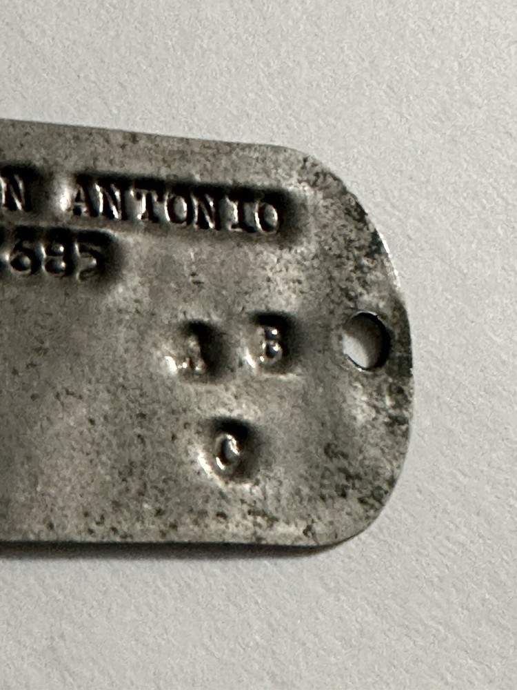 (One) WWII DOG TAGS Tag Antonio Mantinan
