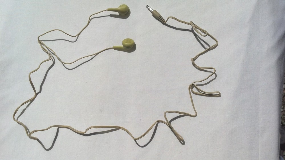 STEREO EARPHONES