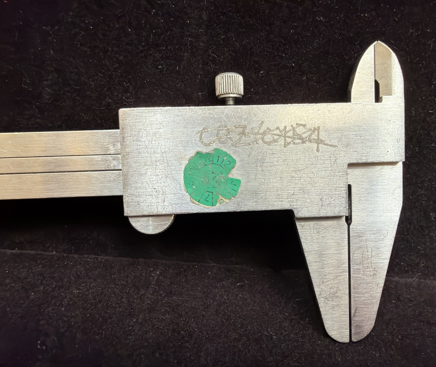 Mitutoyo 530-104 Vernier Caliper 6" 150mm