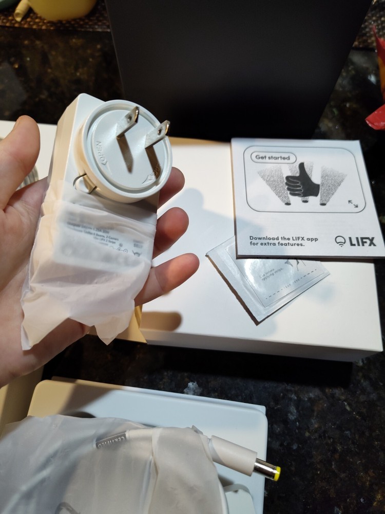 LIFX - Smart lights Lightstrip/ 120" fully customizable