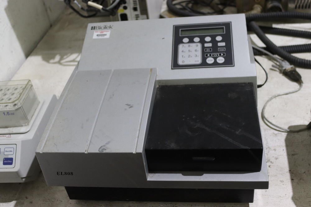 BioTek EL808   Microplate Reader