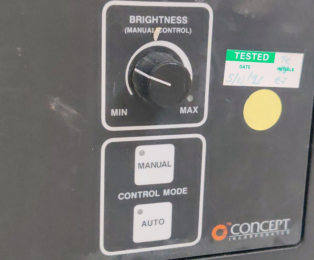Concept INC IntraVision 8425 Automatic Light Source 75 OHMS 1Vpp 115VAC *TESTED*