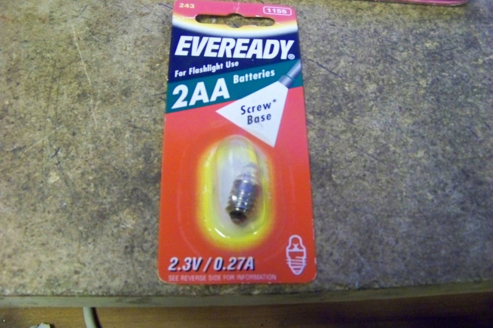 eveready 107-29766 screw base flashlight bulb