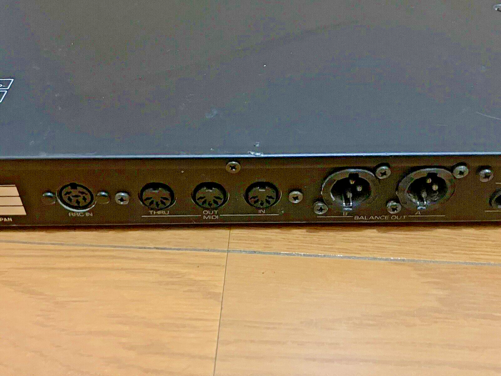 Roland GP-16 Digital Guitar Effects Processor Made in Japan Multi Effects Used