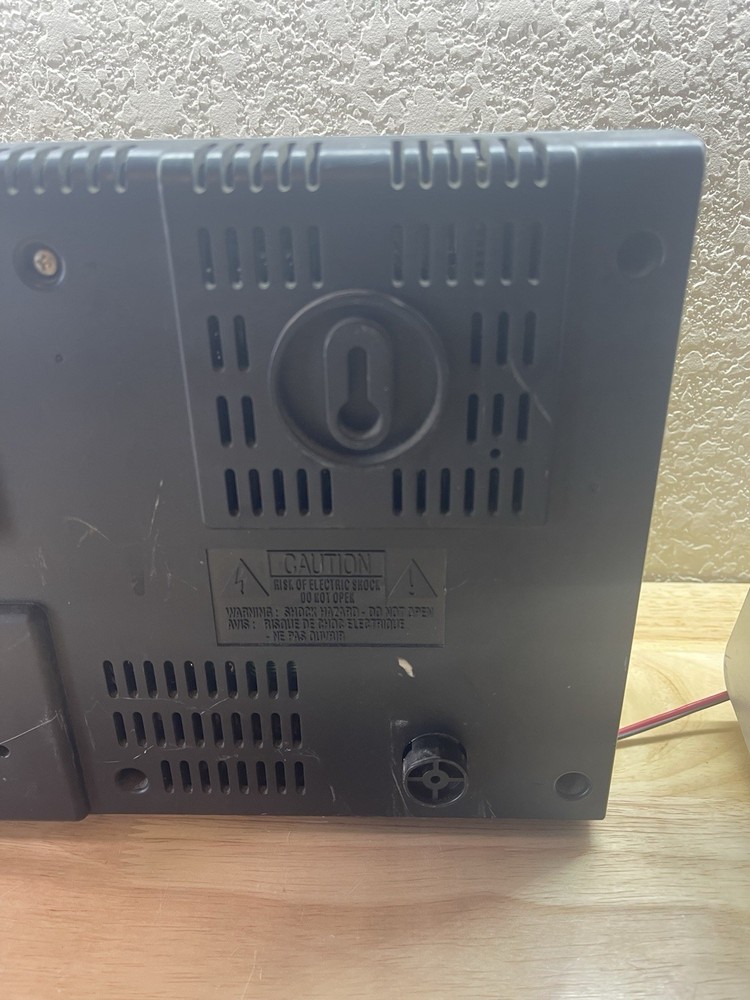 Emerson MS3103 Triple-Play Linear 3 CD Changer + 1 Speaker. ****read****