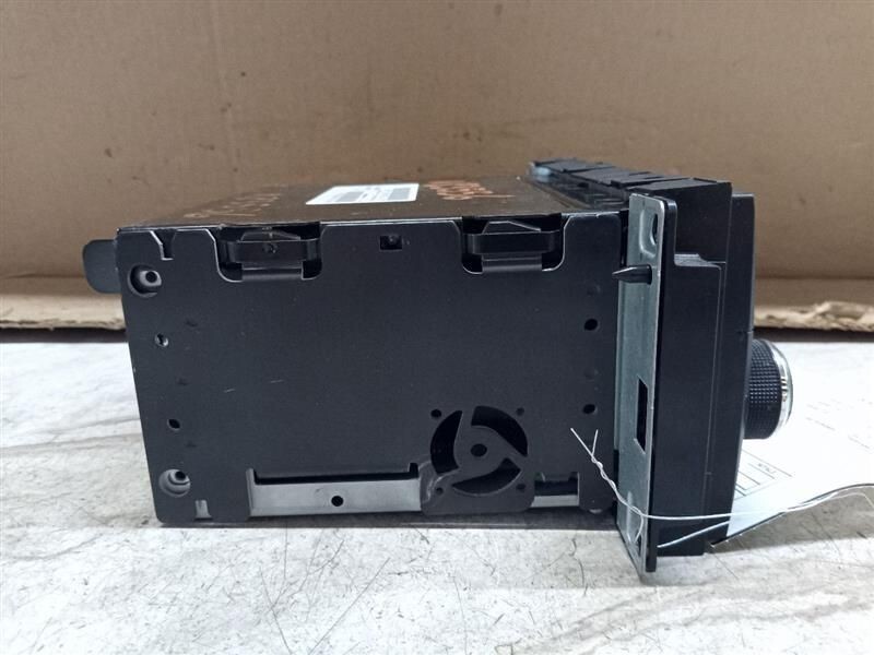 2012-2016 Dodge Caravan AM FM Radio CD RES