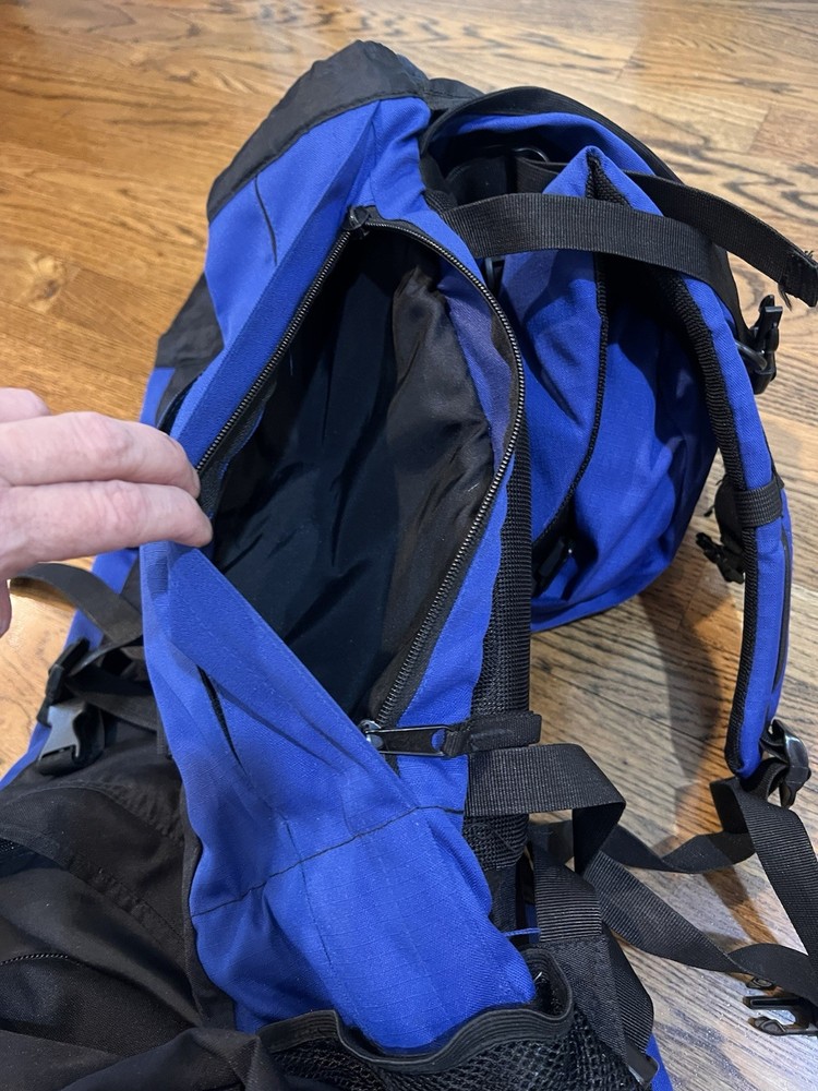 CUSCUS Adjustable Hiking Camping Backpack Internal Frame Blue Black Discovery 60