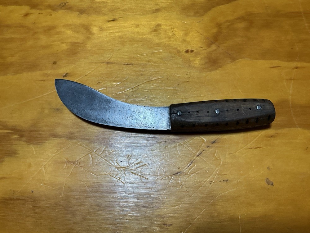 Antique Frontier Skinning/Scalping Knife.