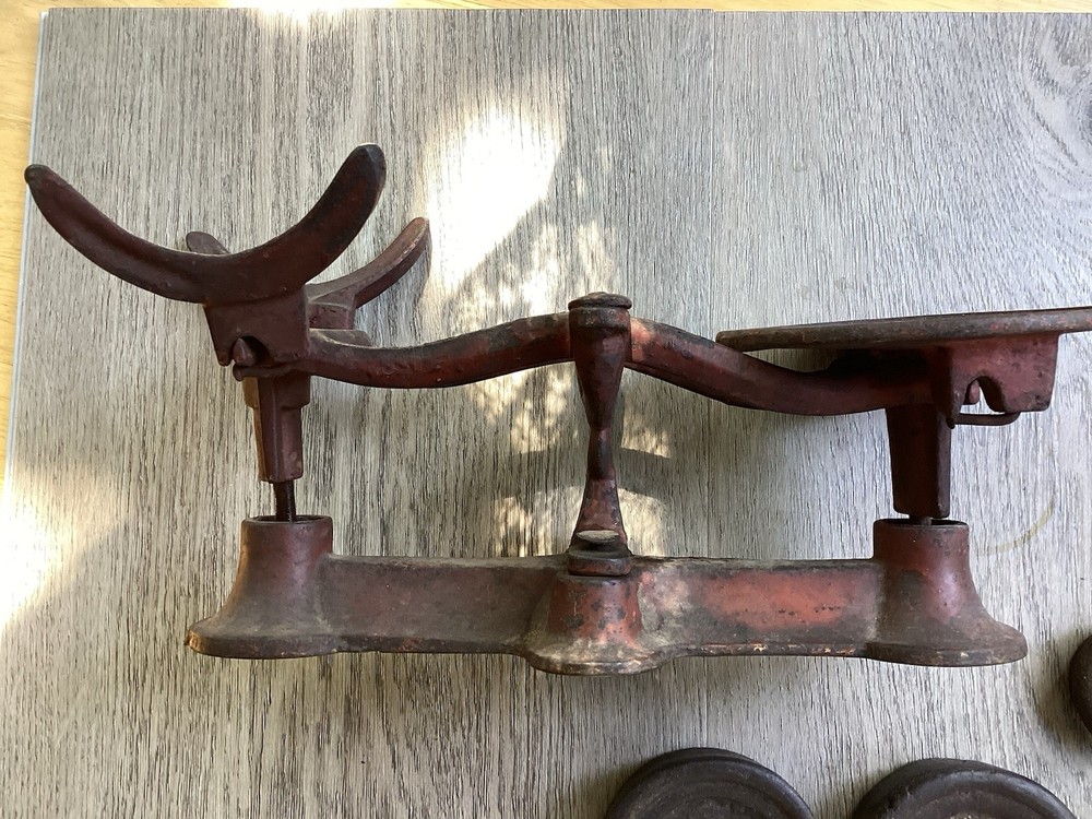 Antique cast iron country store scale