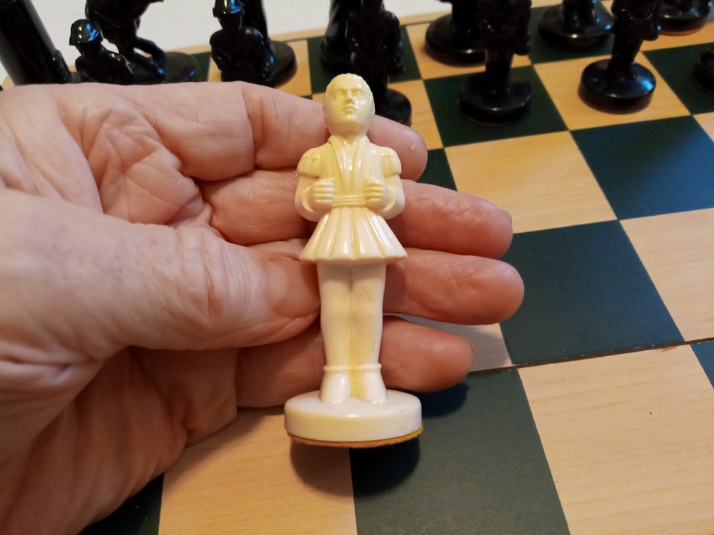 OLD British Chess PIECES 4 Inch QUEENS No Board