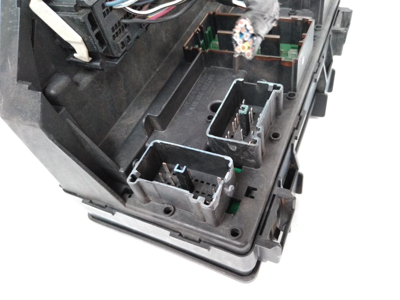 04692300AB Dodge 2009 Nitro Jeep Liberty Fuse Box Integrated TIPM TEMIC OEM H75