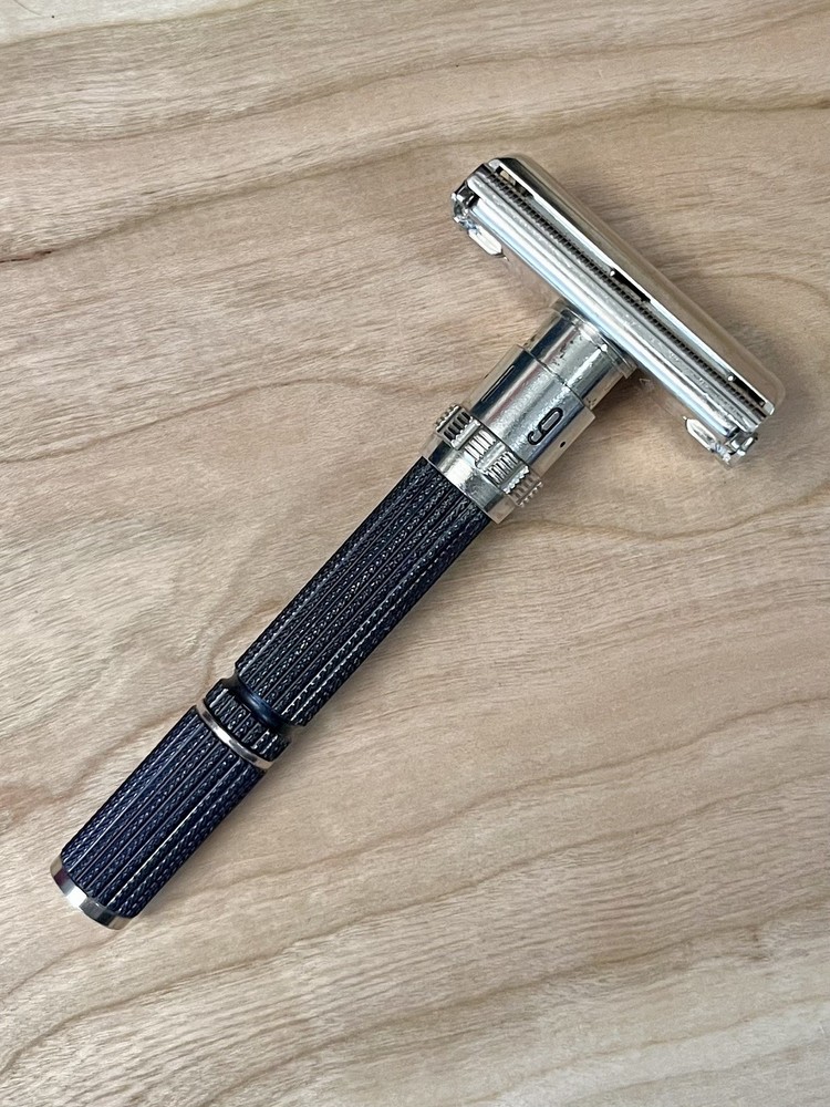 1969 Gillette Super 84 Adjustable Safety Razor - O3 - SHARP!