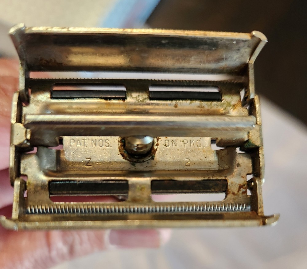 Vintage Gillette Black Handle Adjustable Safety Razor