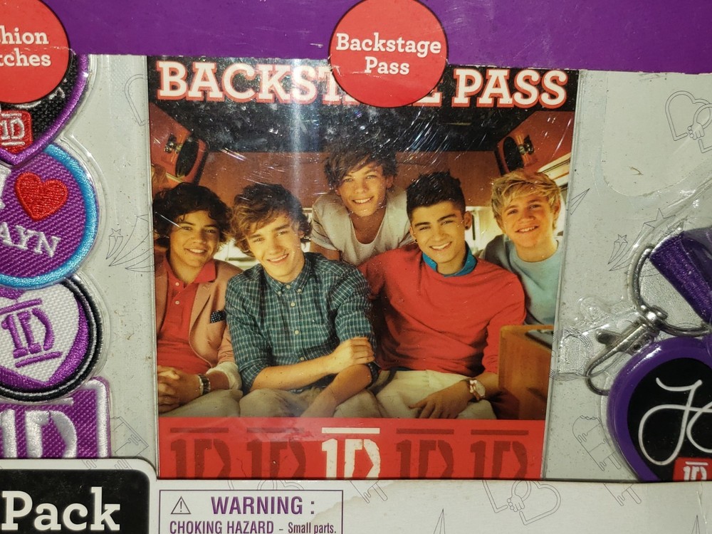 ONE DIRECTION MERCH 2 SETS LOCKER DECOR & Backstage Featuring ZAYN in Pkgs RARE