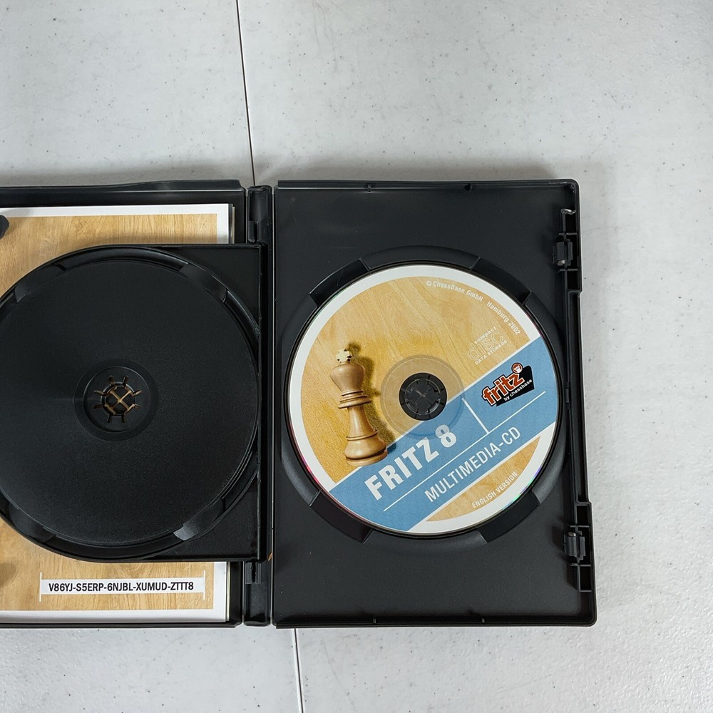 FRITZ 8 Chess Playing Software Chessbase PC CD-ROM 2004 Program That Has It All