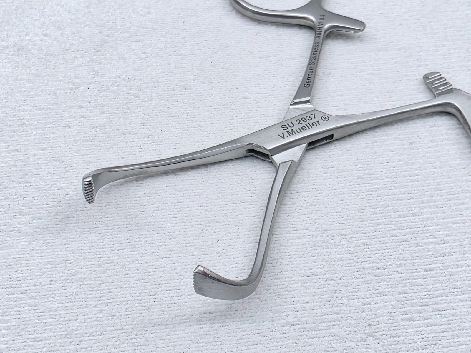 V. Mueller SU2937 Lorna Towel Forceps 4" - Ultrasonic Cleaned