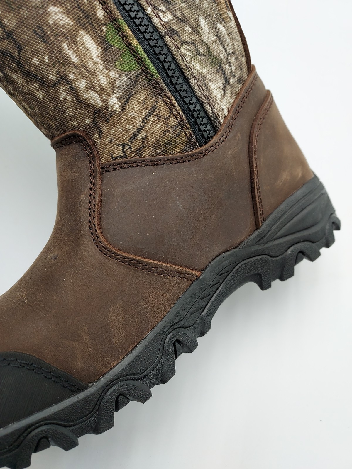 Magellan Outdoors Womens Sz 6B Snake Shield Armor 3.0 Realtree Edge APX (K4-D3)