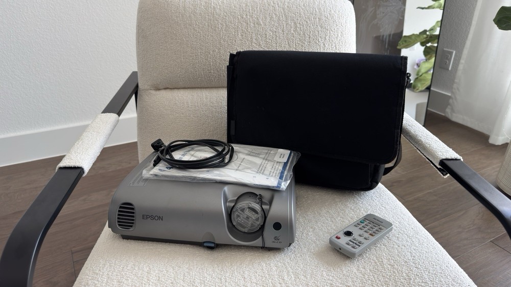 Epson EMP-X3 LCD Desktop Projector Gray with Remote and Carrying Case
