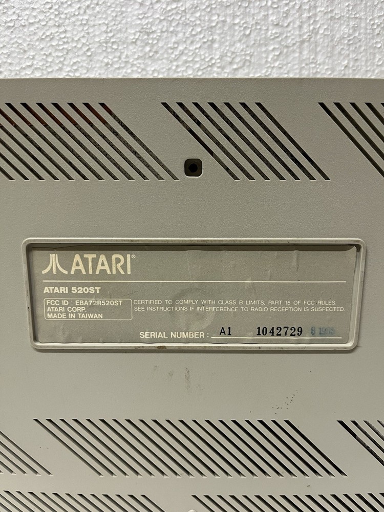 atari 520 st computer & Power Supply Powers On