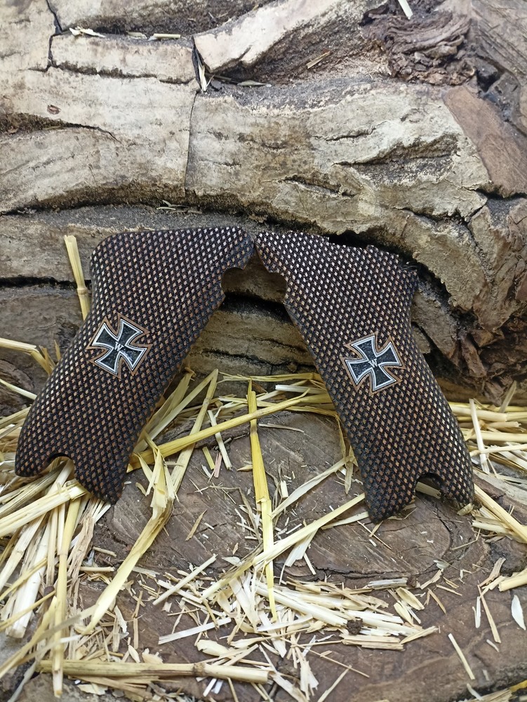 Luger P08 grips