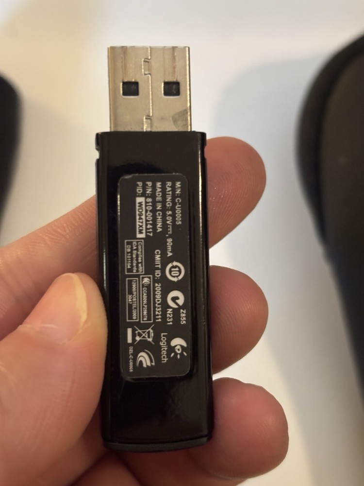 Logitech R400 Wireless Presenter with A Laser Pointer. Tested and Working