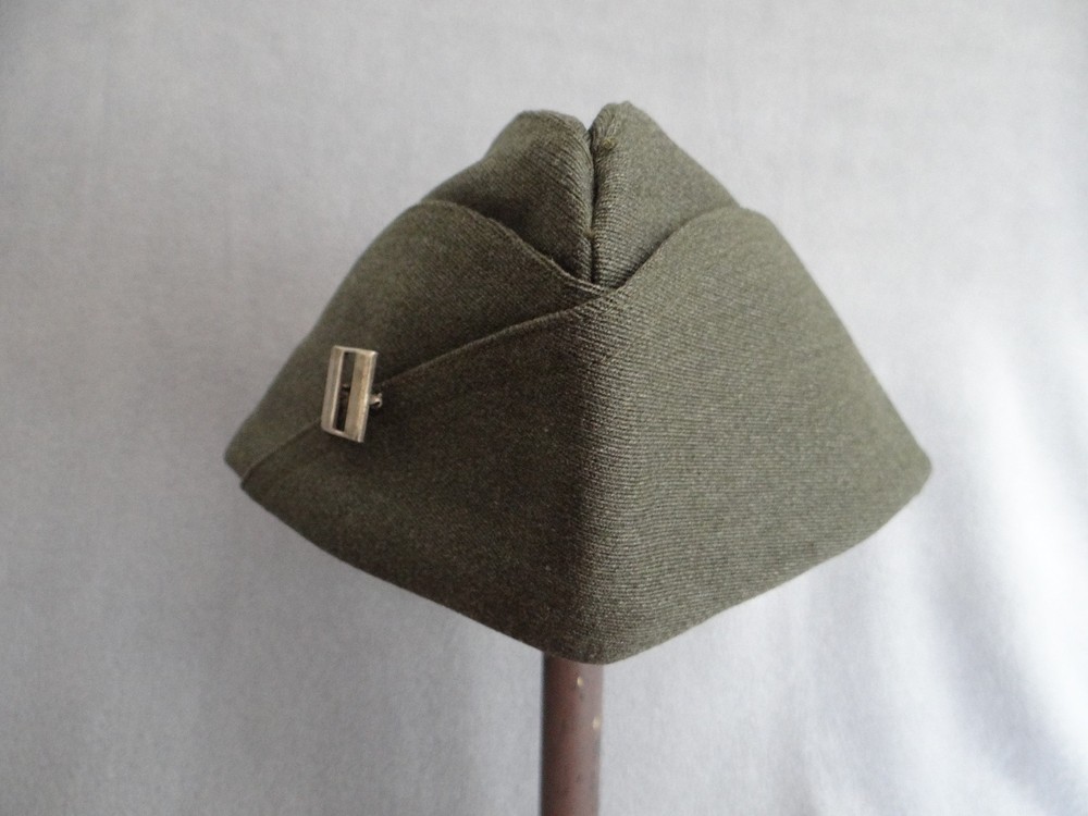 WWII US Marine Corps Officers Overseas Cap with Pin Back Captain Bar, USMC