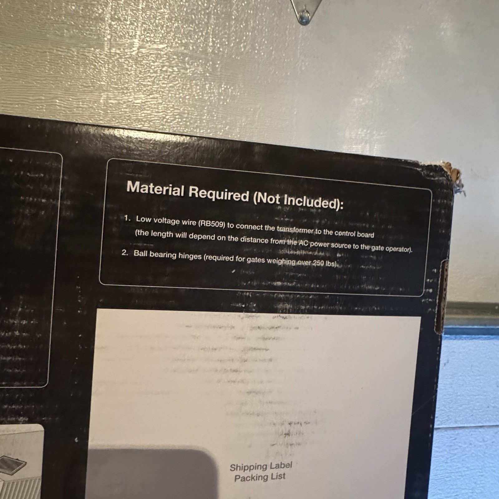 MIGHTY MULE MM571W Automatic Swing Gate Operator Kit, Max 18'Long, 12v Battery