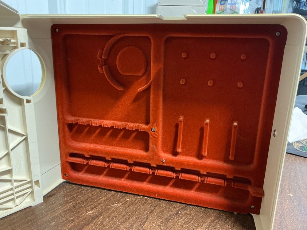 BERNINA NOVA 900 SEWING MACHINE CASE - EXCELLENT