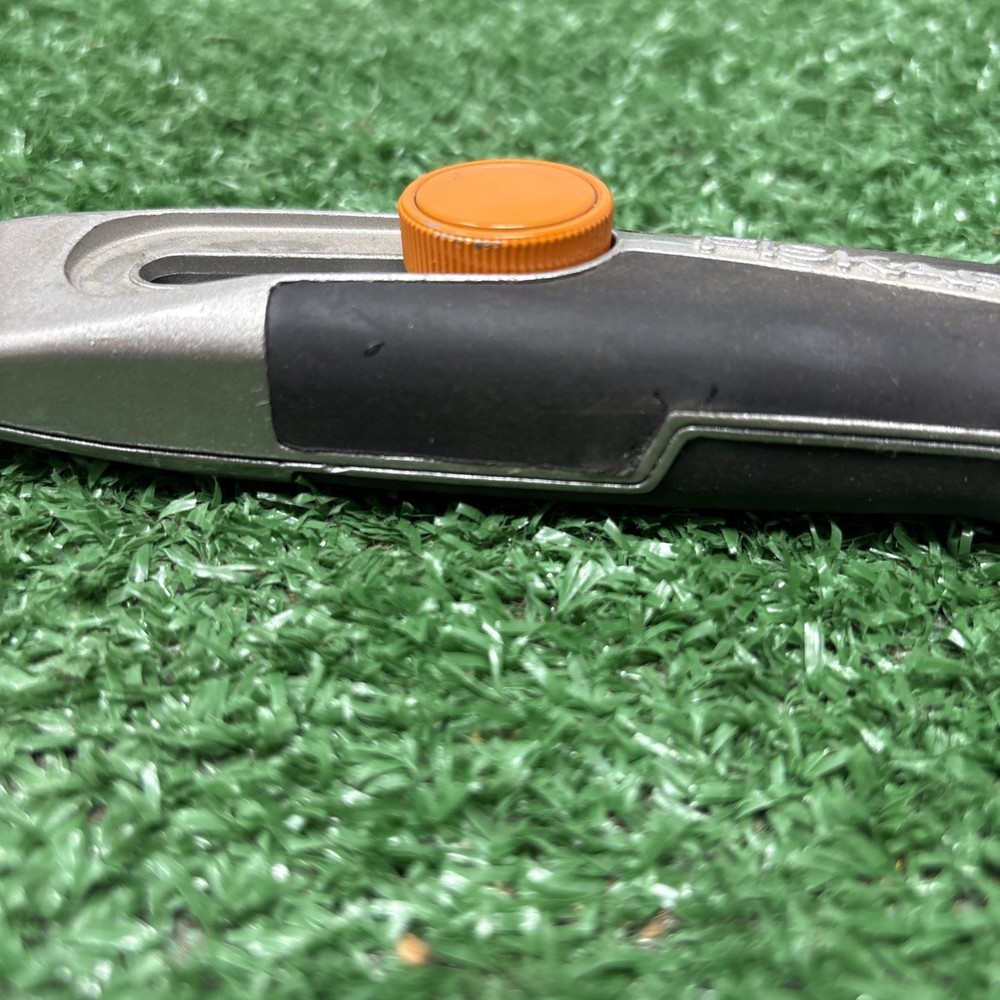Fiskars Lockable Utility Knife