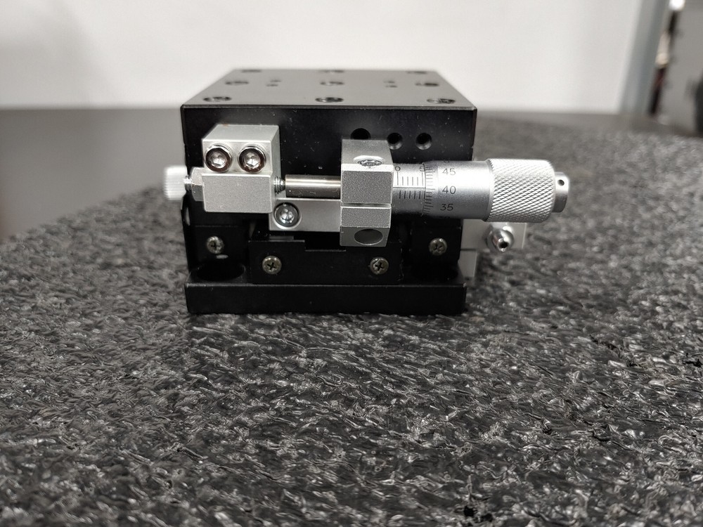 OPTOSIGMA XY Goniometer 2 Stage Table