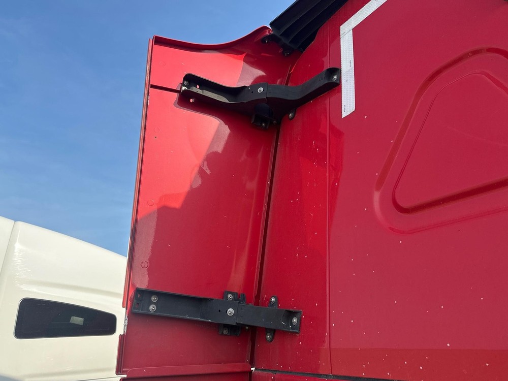 2012-2026 Freightliner CASCADIA RED Left UPPER Side Fairing/Cab Extender - Used