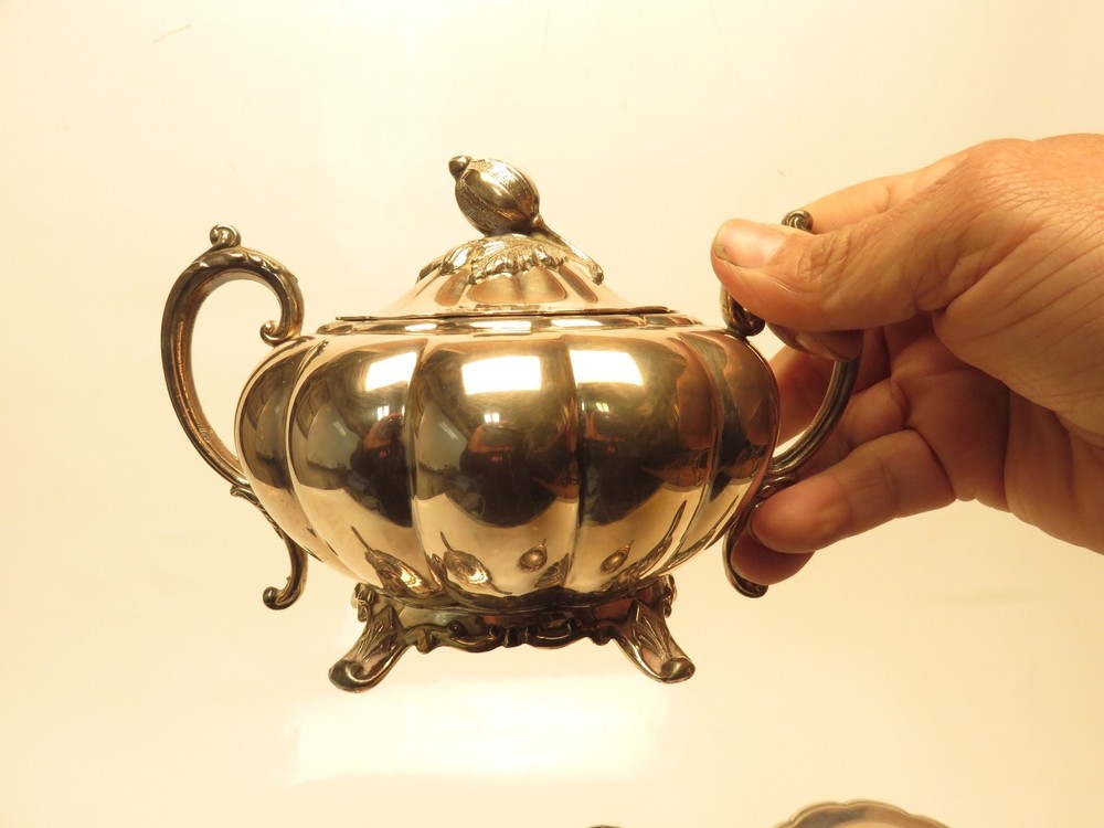 4 PIECE COMMUNITY SILVERPLATE MELON CANADA TEA SET CA2D318
