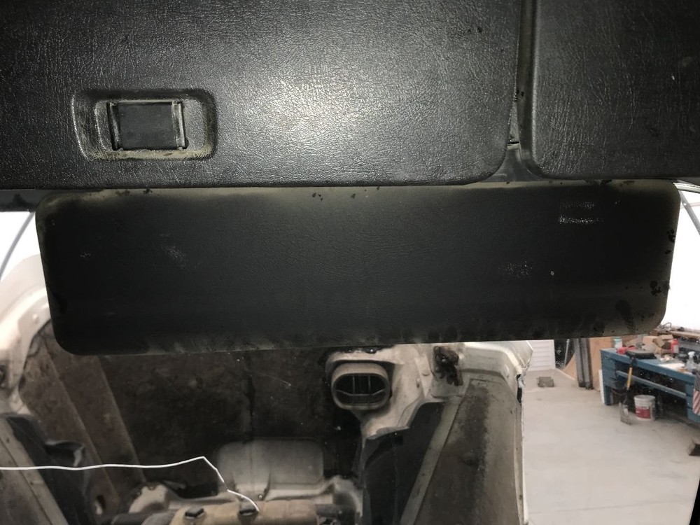 Volvo VNL Right/Passenger Interior Sun Visor - Used