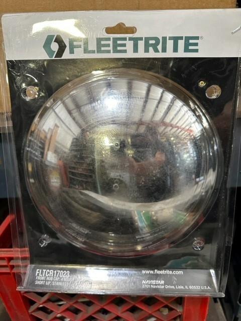 front hub cap 4 notch short lip stainless fleetrite