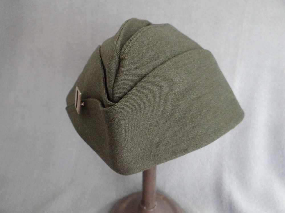WWII US Marine Corps Officers Overseas Cap with Pin Back Captain Bar, USMC