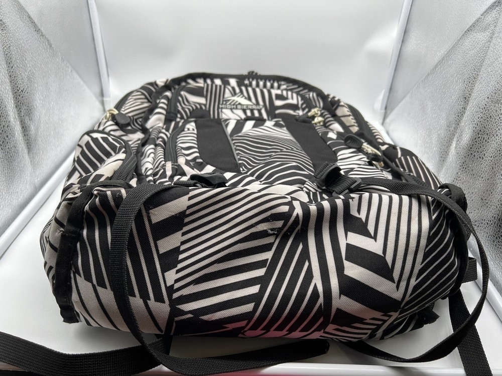 High Sierra Backpack ( Damaged Parts)