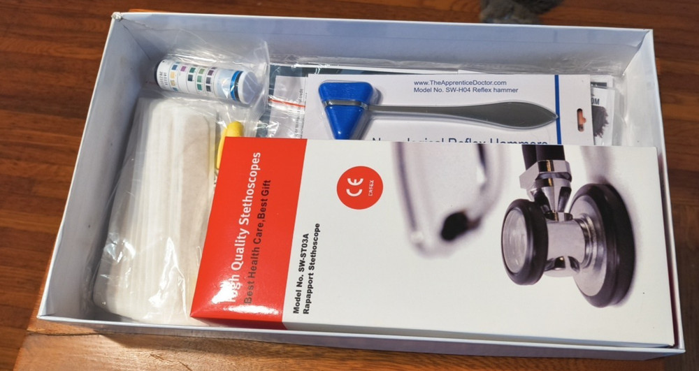 The Apprentice Doctor Foundation Medical Course & Practice Kit *Incomplete