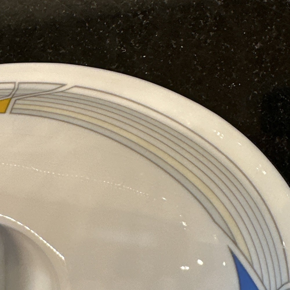 Studio Nova Prima Bake & Serve 2 Quart Oval Covered Casserole Japan UP034