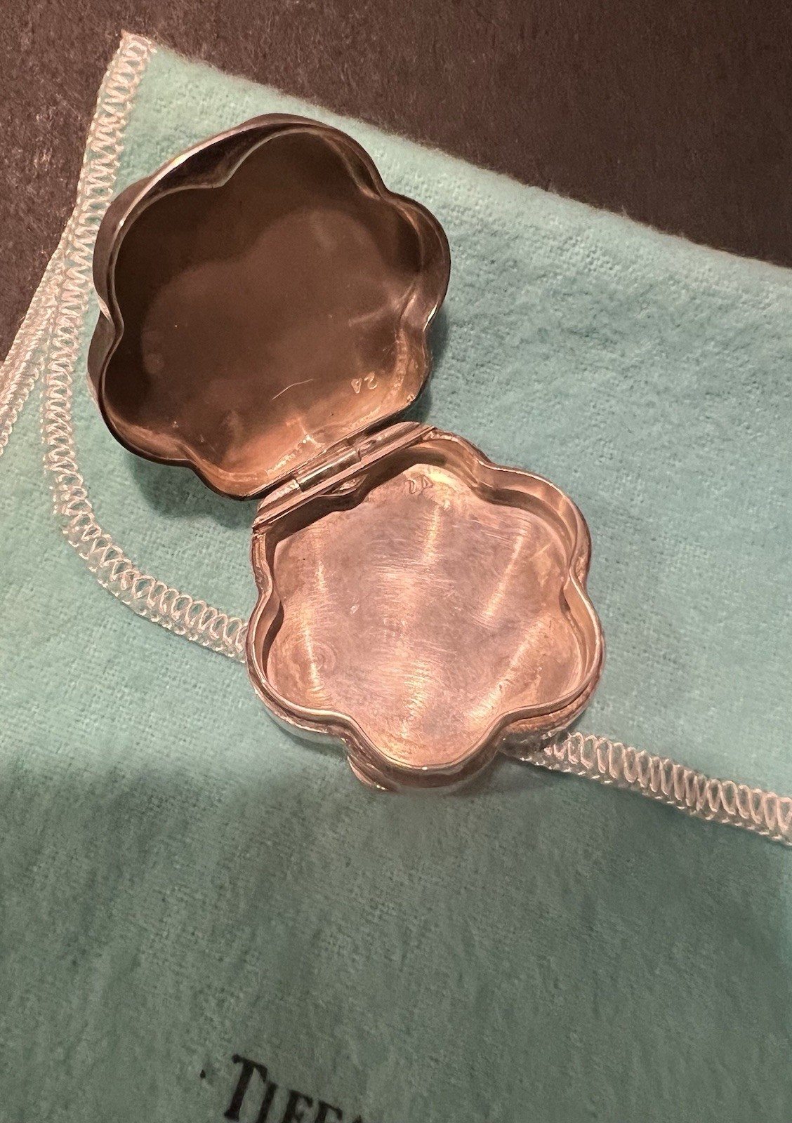 TIFFANY & Co. Green Enamel Sterling Silver Pillbox w/ Engraving Italy Guilloche